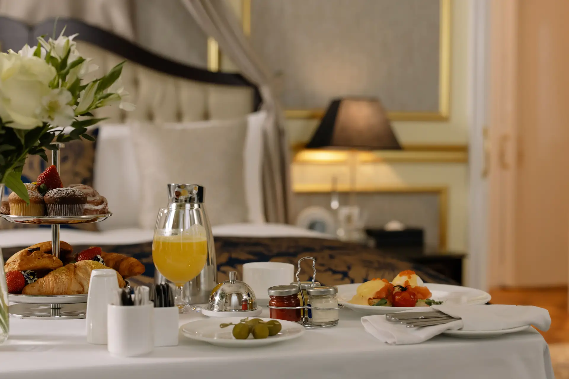 Breakfast service at Harborbrookstudio